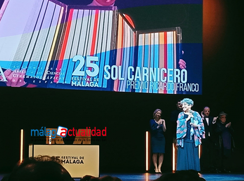 La directora de producción Sol Carnicero recibe el premio Rodrigo Franco