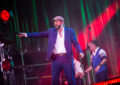 Crónica del concierto de Juan Luis Guerra en el Selvatic Fest de Málaga. El cantante interpretó Bachata Rosa y Bilirrubina, entre otras